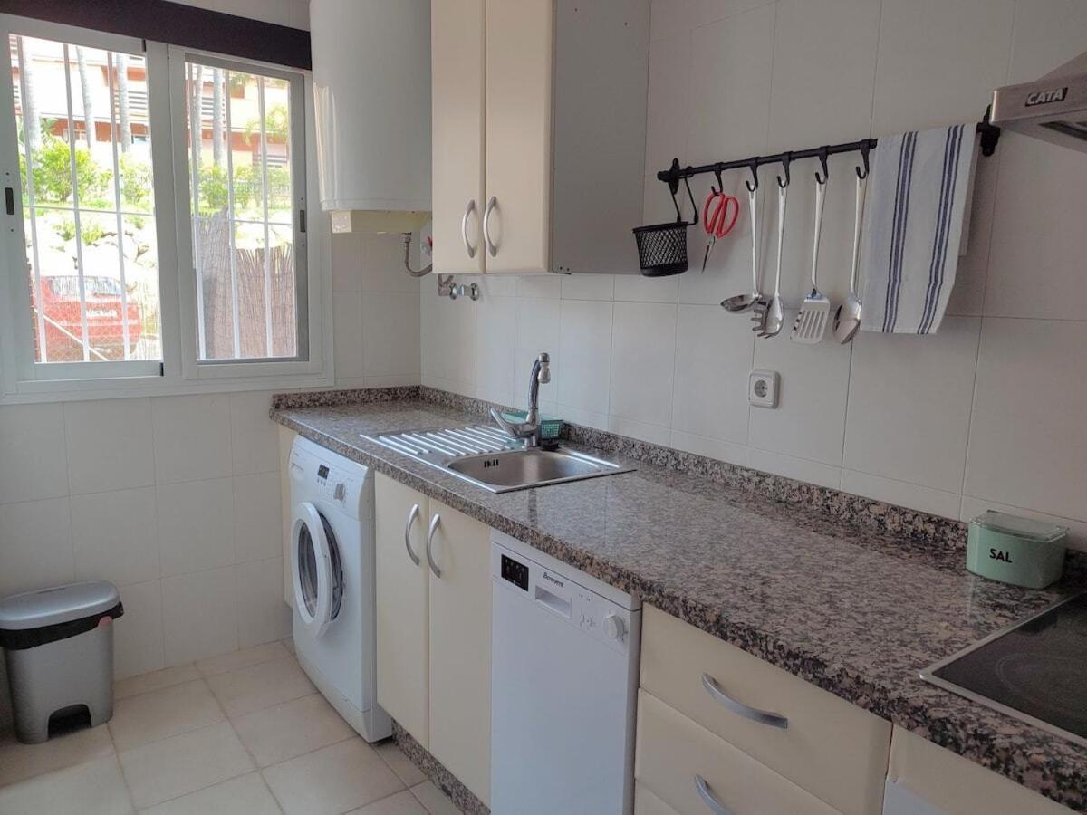 Apartamento Con Piscina 卡萨雷斯 外观 照片