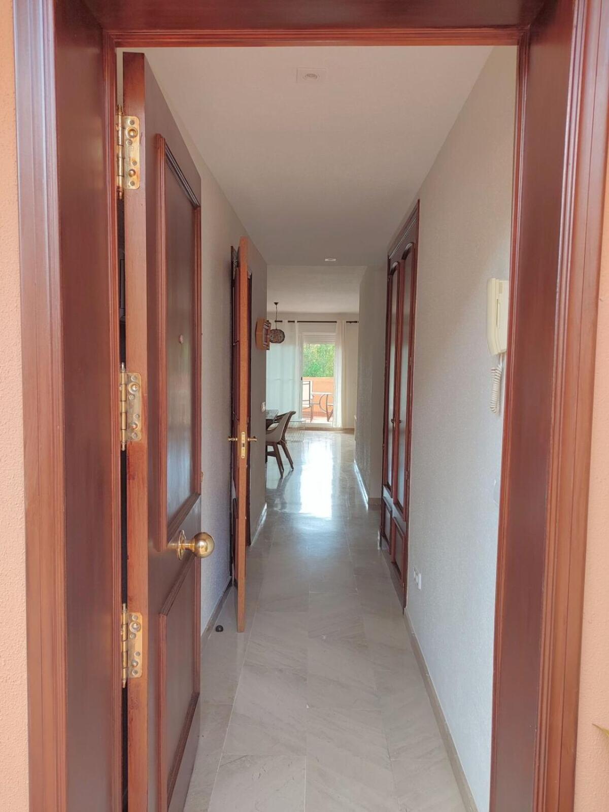 Apartamento Con Piscina 卡萨雷斯 外观 照片